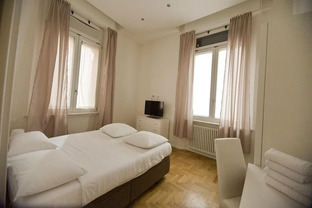 Indipendenza Suite Bologna 3*,  Italia